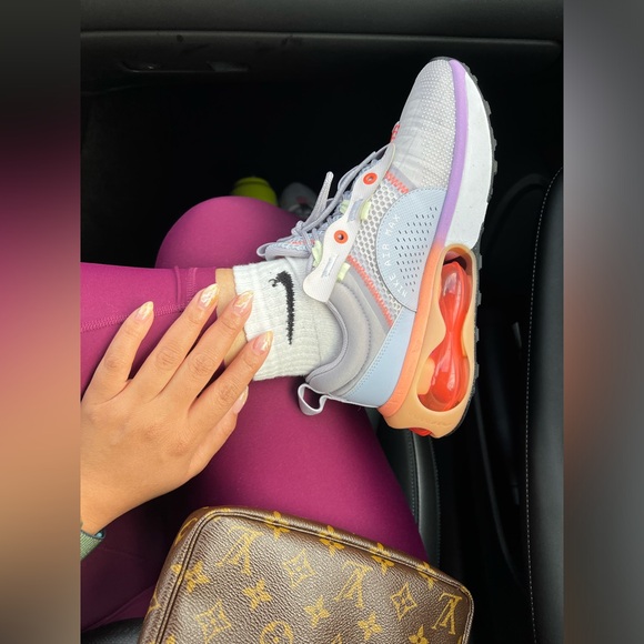 Meet your Posher, Eboni - Picture 3 of 8